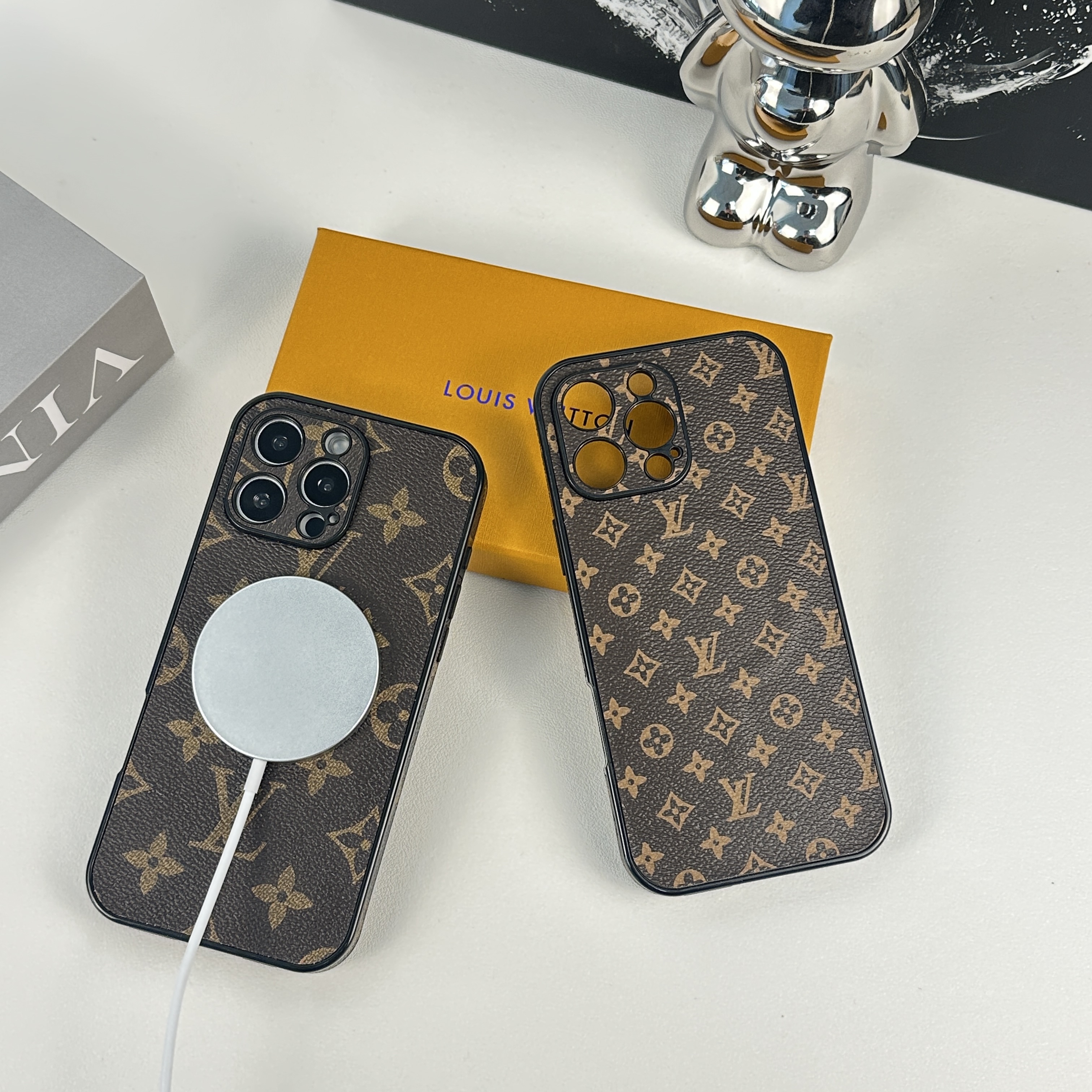 Leather Monogram Magnetic iPhone Case（Magsafe） For iPhone 17 Series-CMLV061