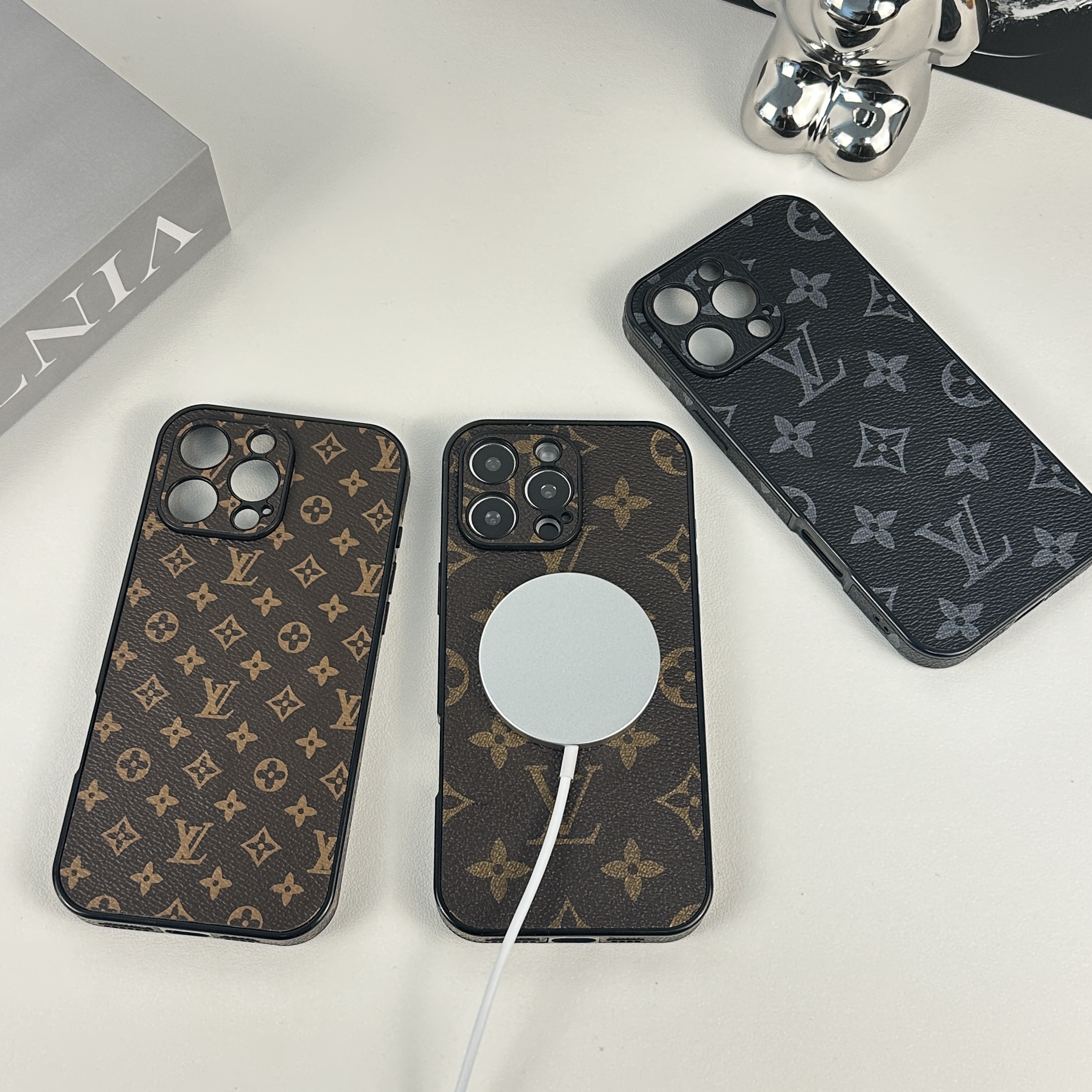 Leather Monogram Magnetic iPhone Case（Magsafe） For iPhone 17 Series-CMLV061