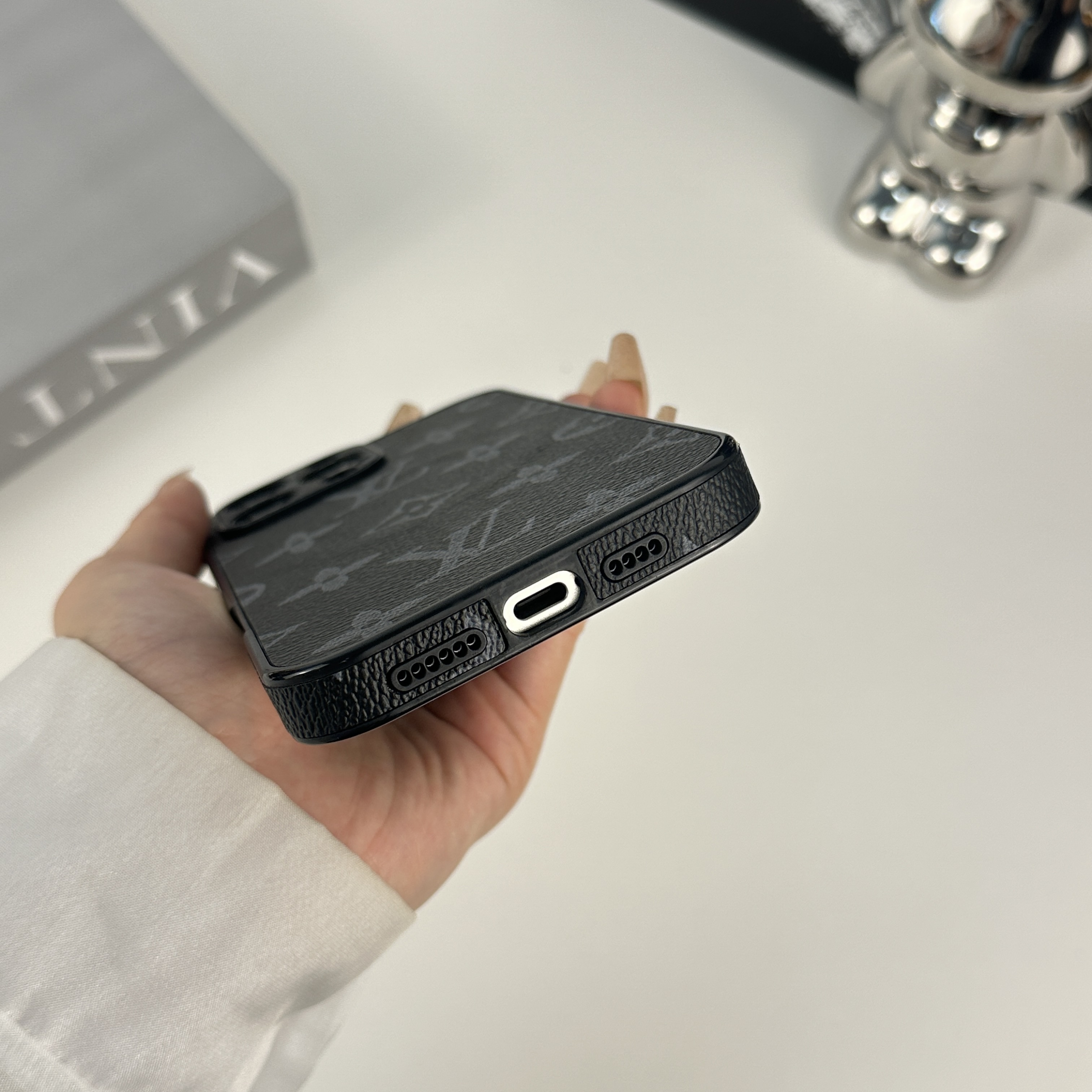 Luxury Monogram Magnetic iPhone Case（Magsafe） For iPhone 17 Series-CMLV063