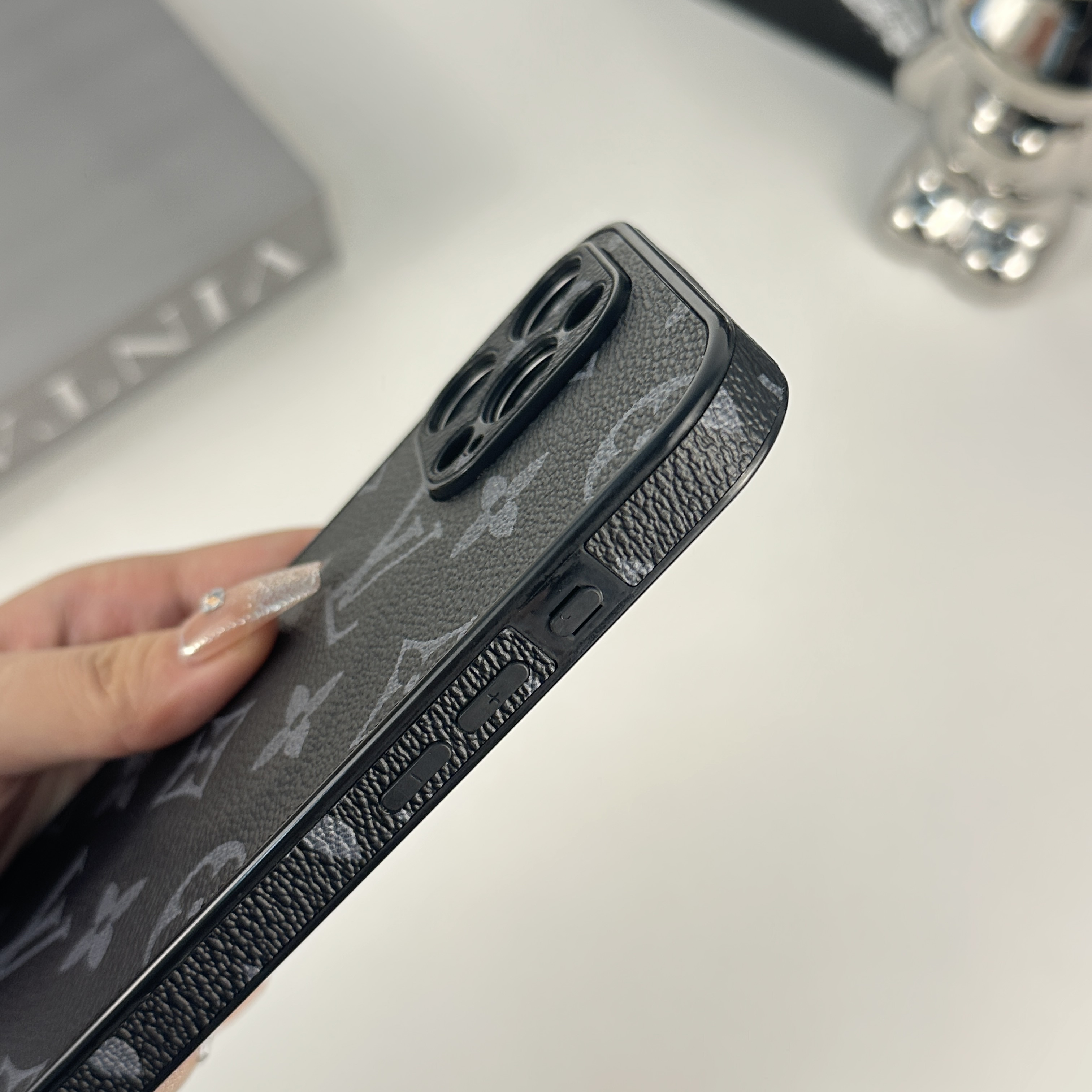 Luxury Monogram Magnetic iPhone Case（Magsafe） For iPhone 17 Series-CMLV063