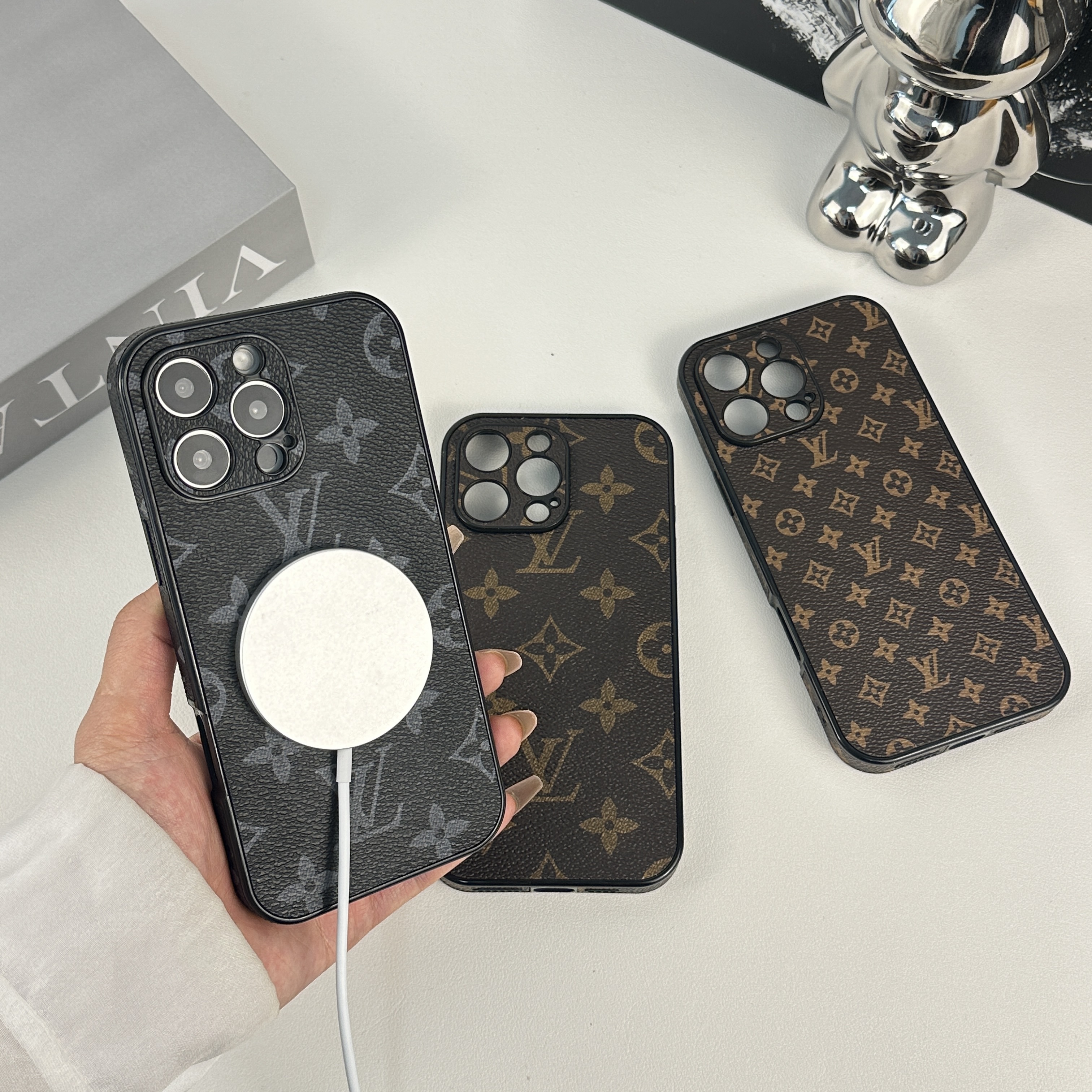 Luxury Monogram Magnetic iPhone Case（Magsafe） For iPhone 17 Series-CMLV063