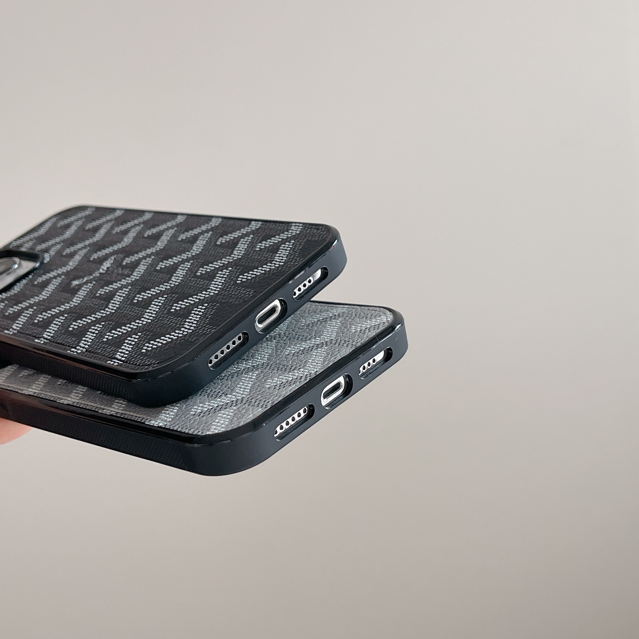 Leather GD iPhone Case Black (Magsafe)-CCS251123