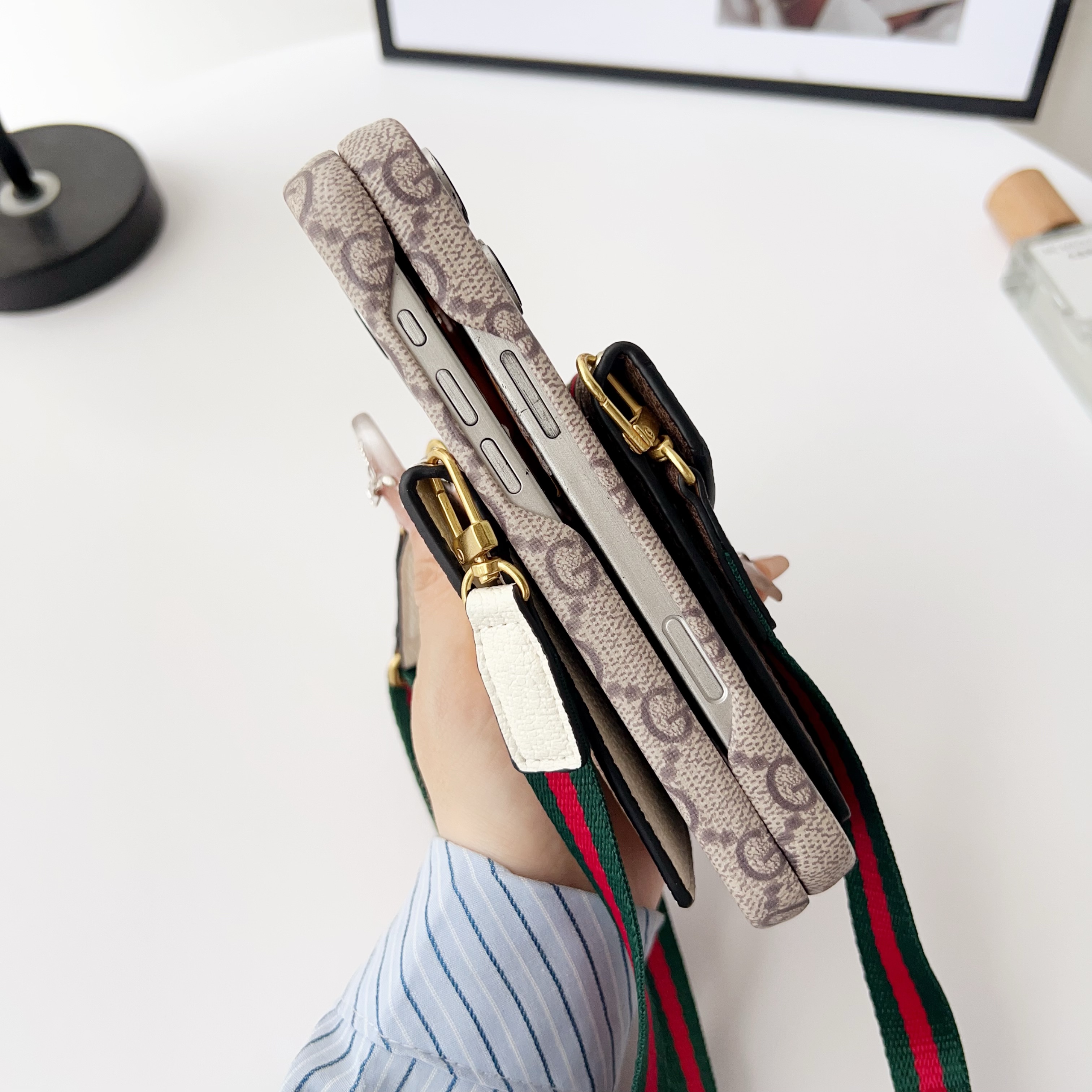 Classic GG iPhone Case With Card Holder And Strap Brown-GKS251821