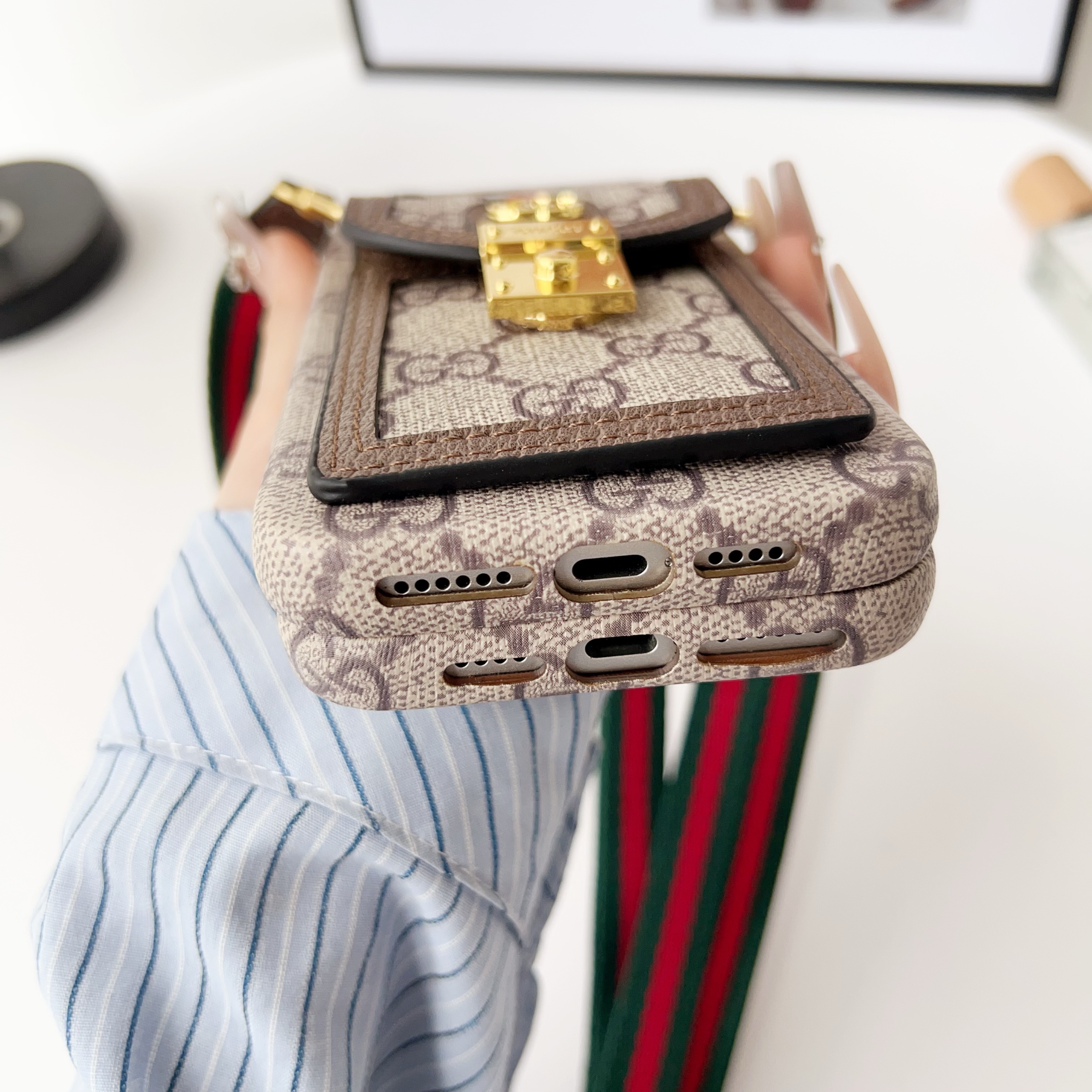 Classic GG iPhone Case With Card Holder And Strap Brown-GKS251821