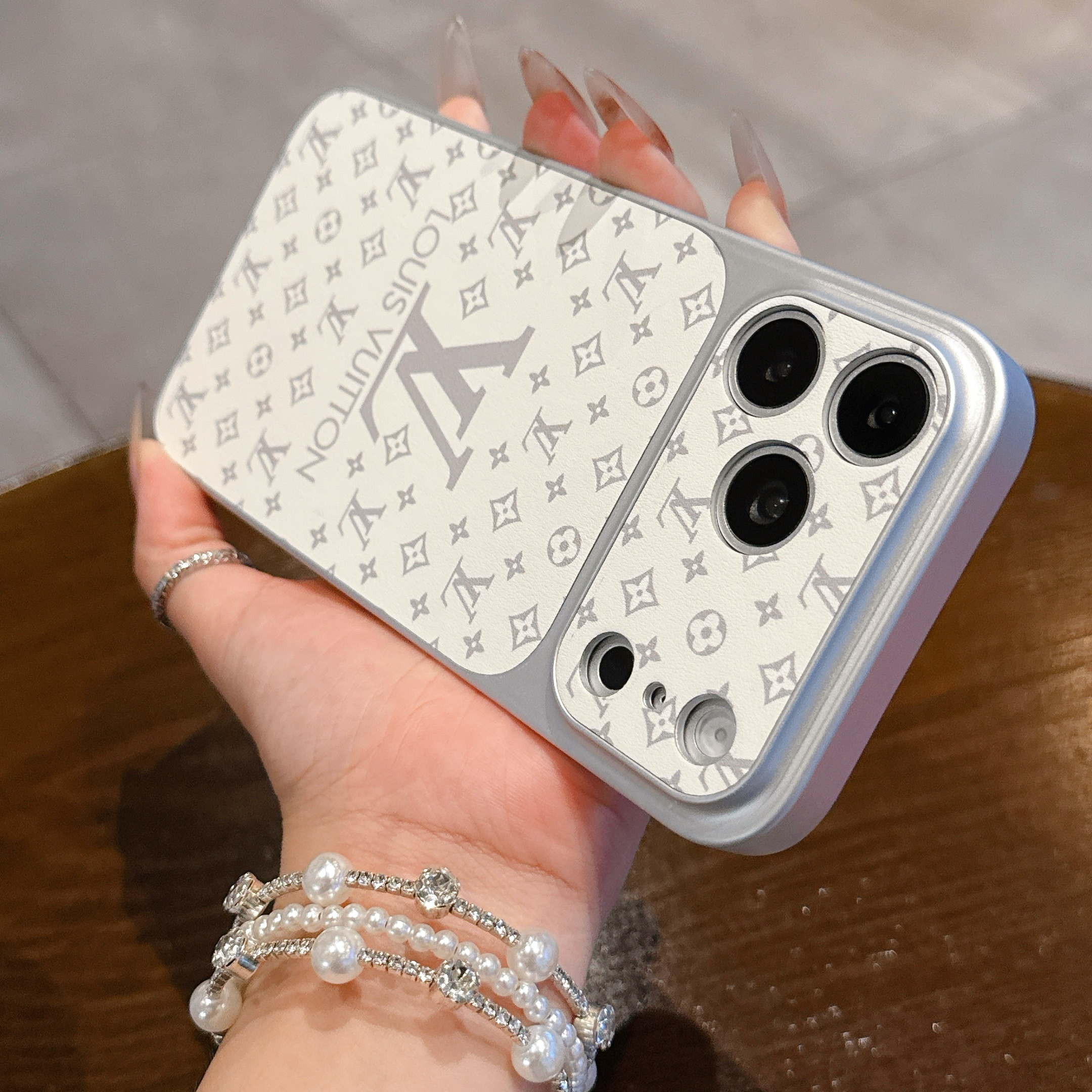 Luxury Monogram iPhone case White– GZLV001