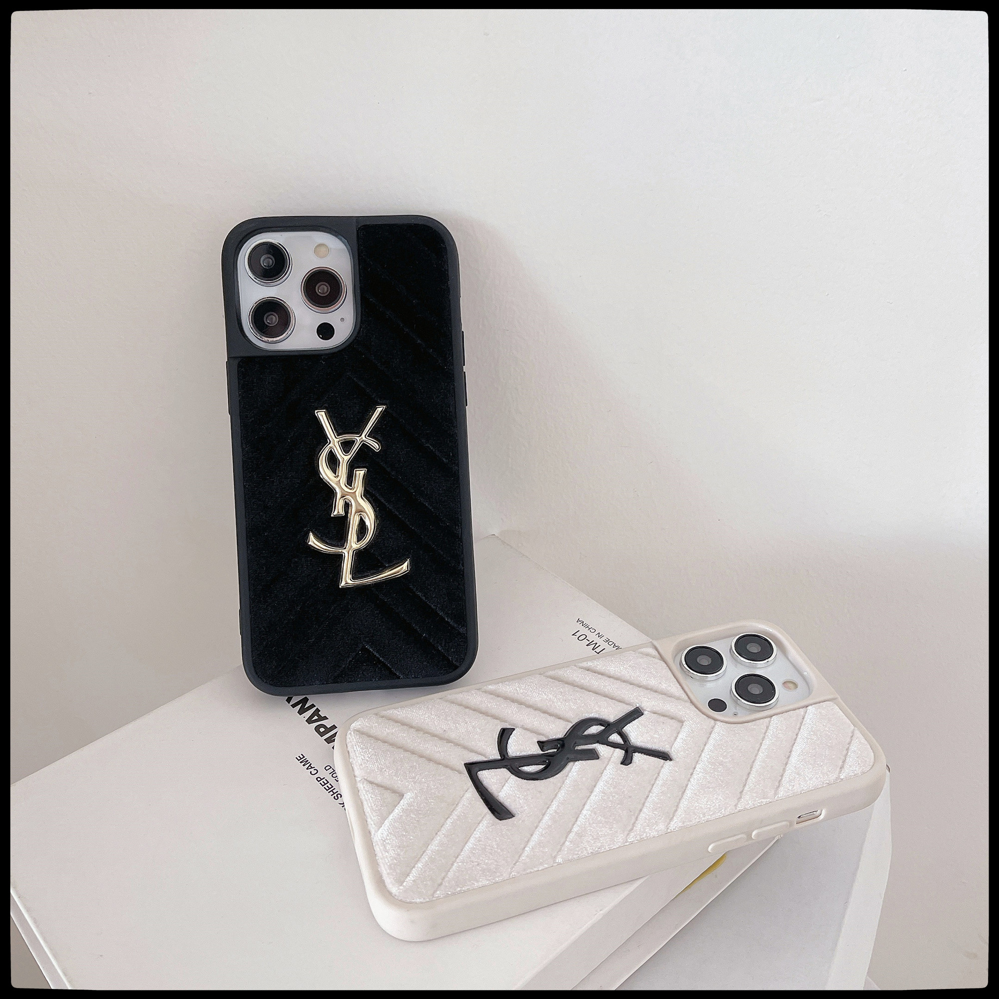 YL iPhone Case Black-MRK250905