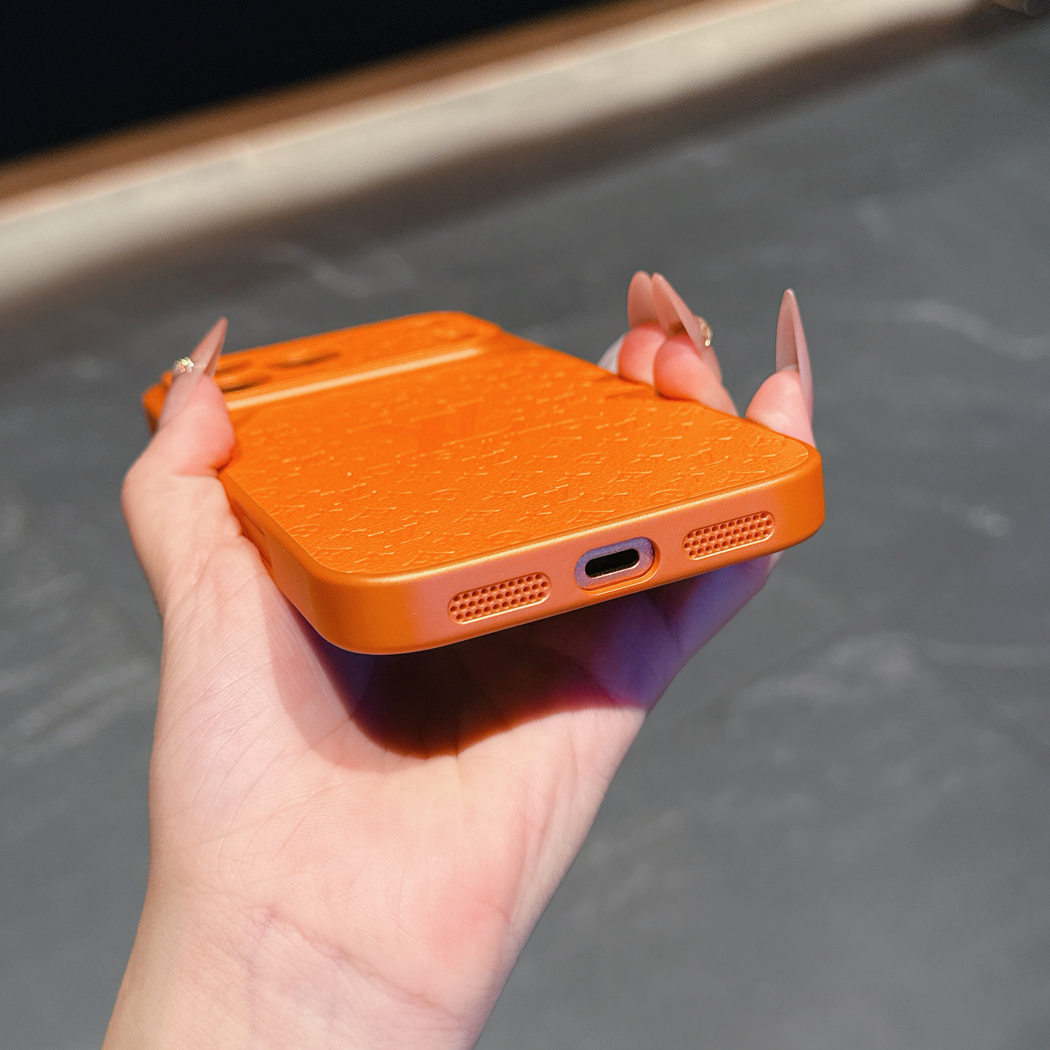 Elegant Monogram iPhone case orange– GZLV003