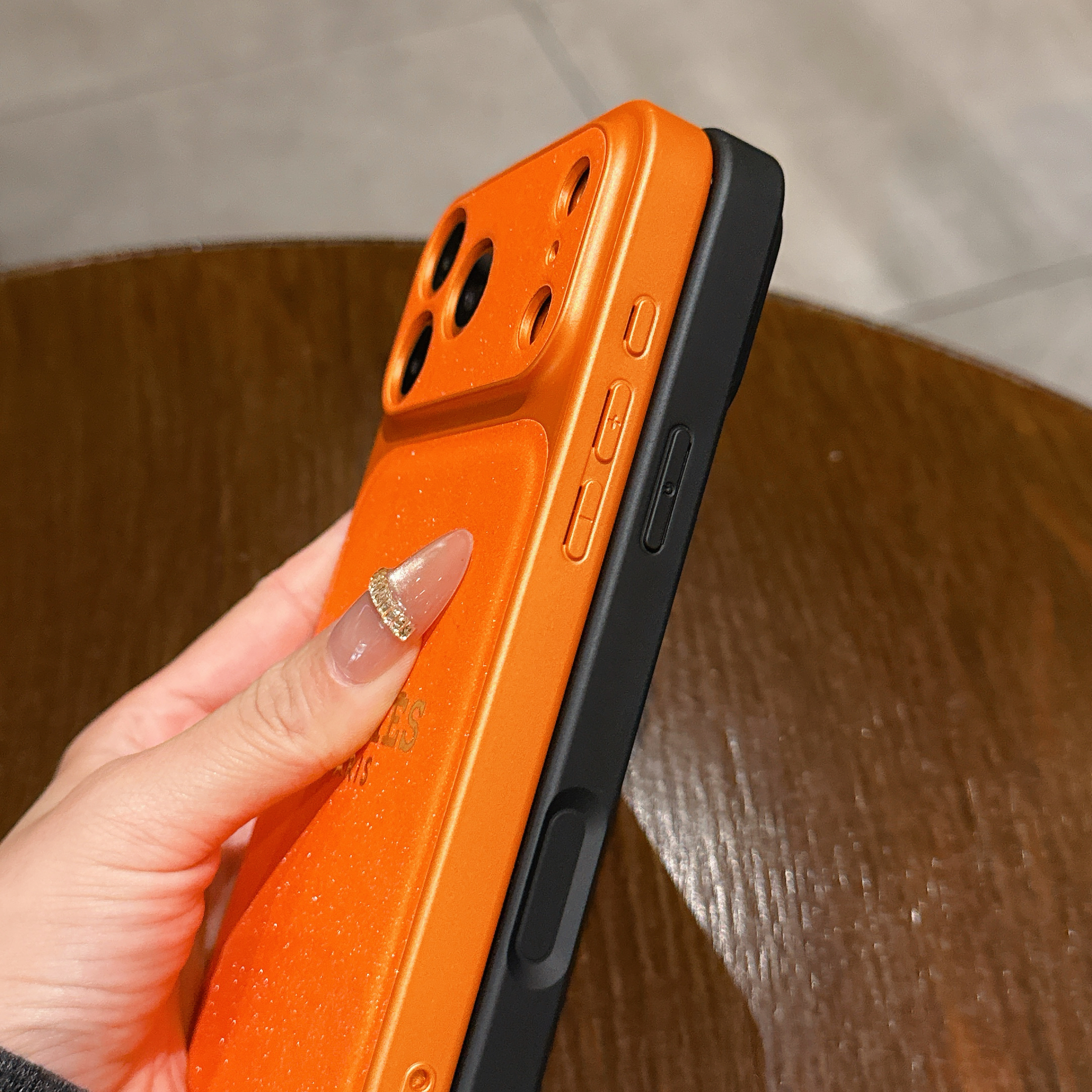 Premium CH iPhone case orange– GZLV005