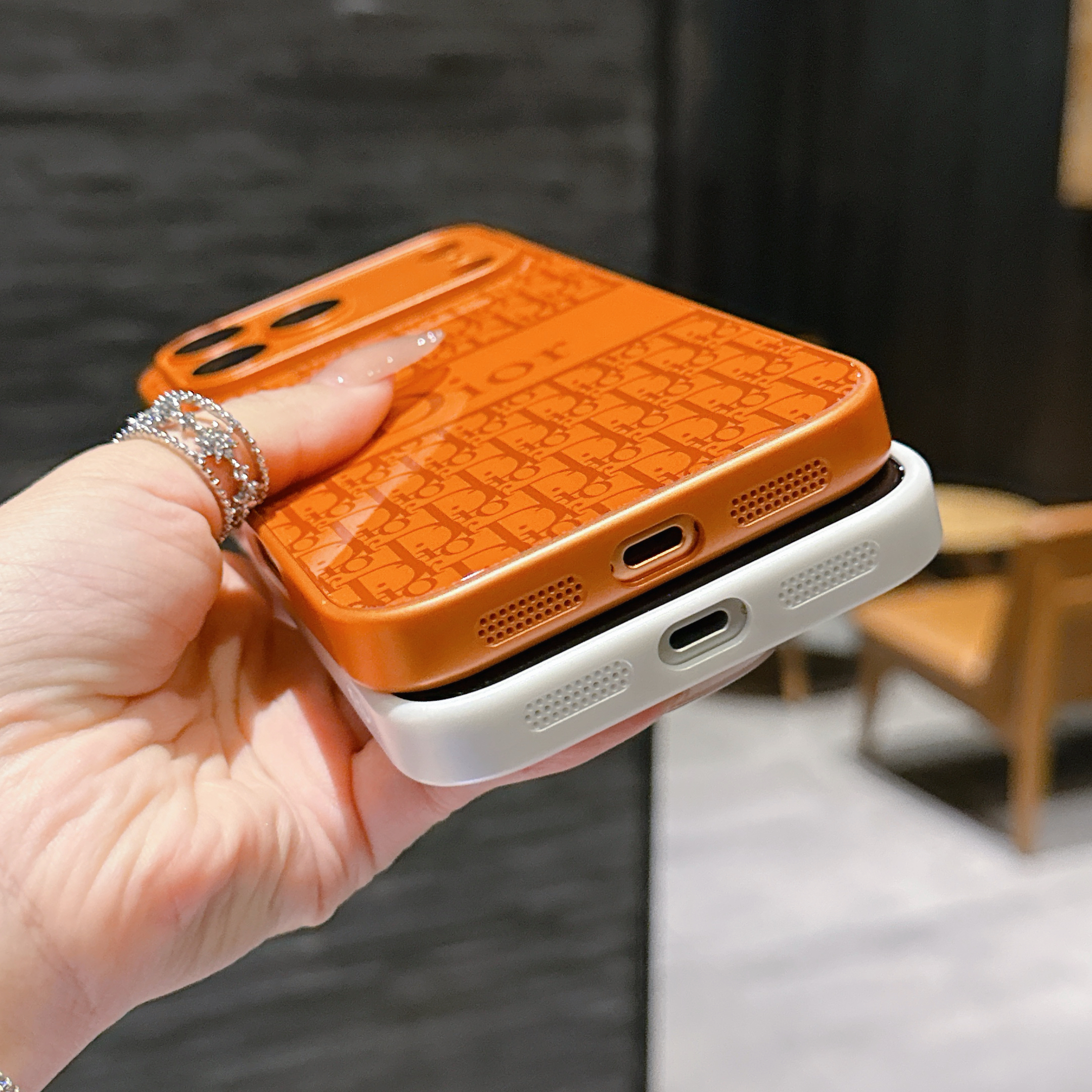 Classic CD iPhone case orange– GZLV0011