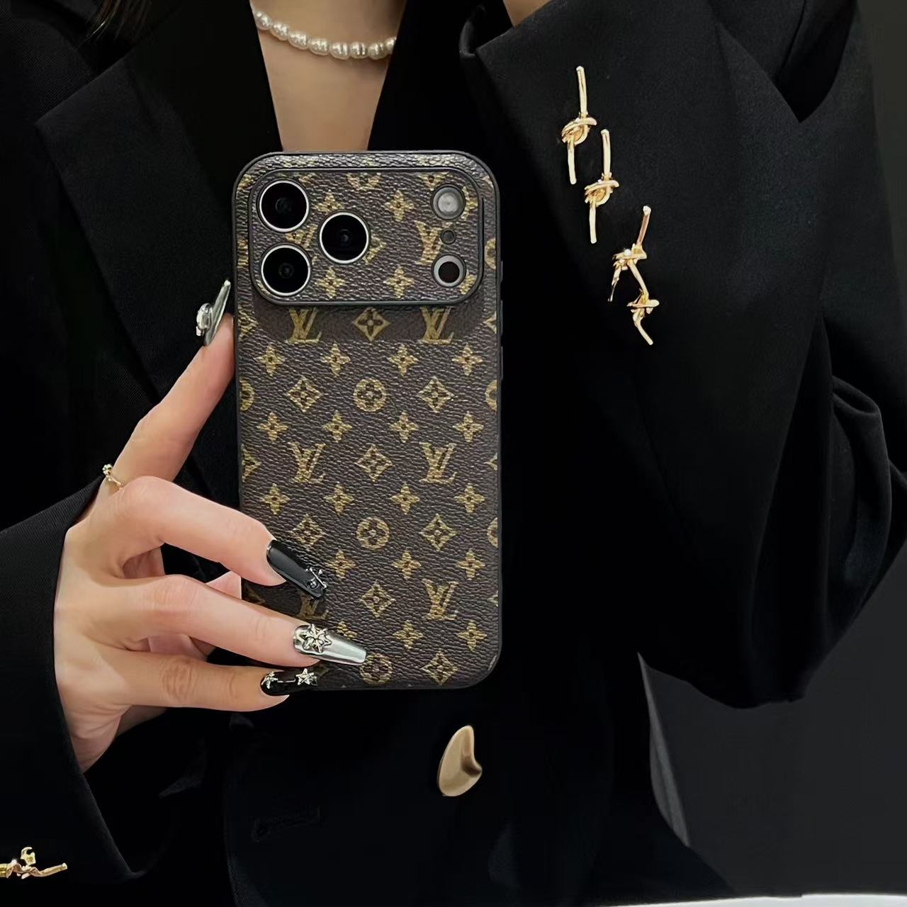 Black Monogram iPhone Case For iPhone 17 Series-HBK250304