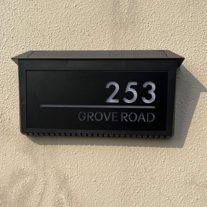 Aangepast zonne-LED-verlicht huisnummerbord