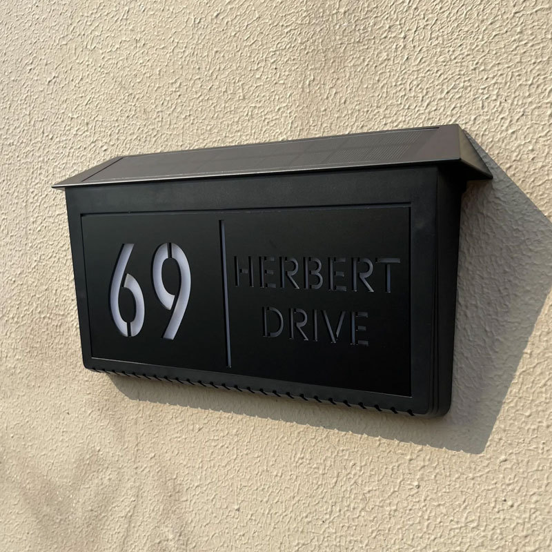Aangepast zonne-LED-verlicht huisnummerbord