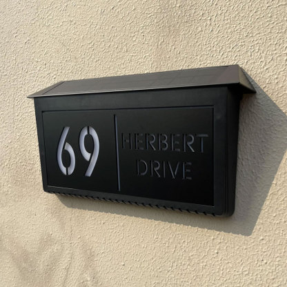 Aangepast zonne-LED-verlicht huisnummerbord