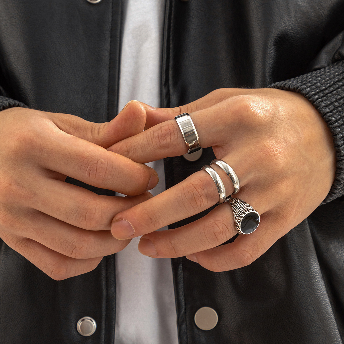 Fashionable And Stylish High-End Ring