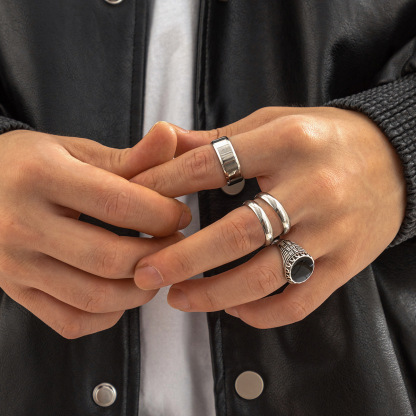 Fashionable And Stylish High-End Ring