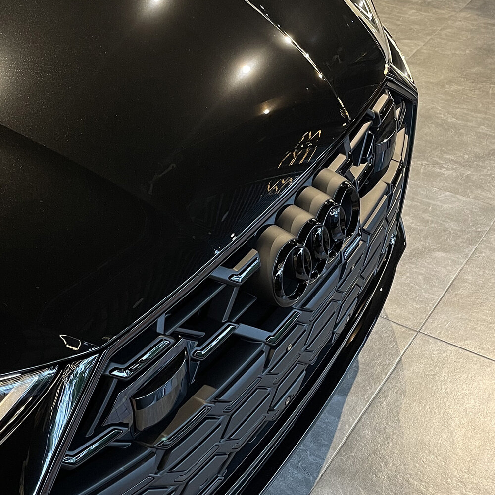 Asign Audi Blackout Emblem – Lightweight, Durable, Easy Installation