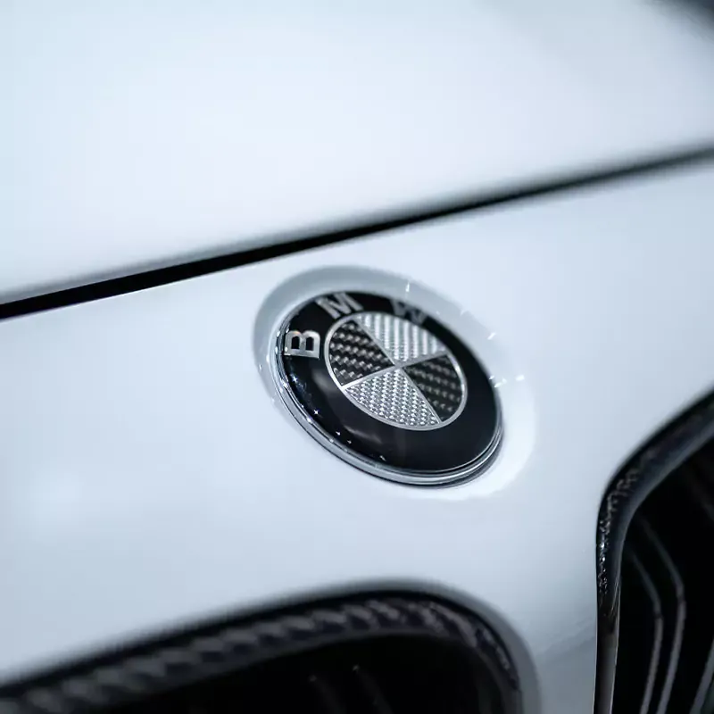 Asign BMW Car Emblem Front and Rear Modified 3D Black and White Carbon Fiber Hood Badge