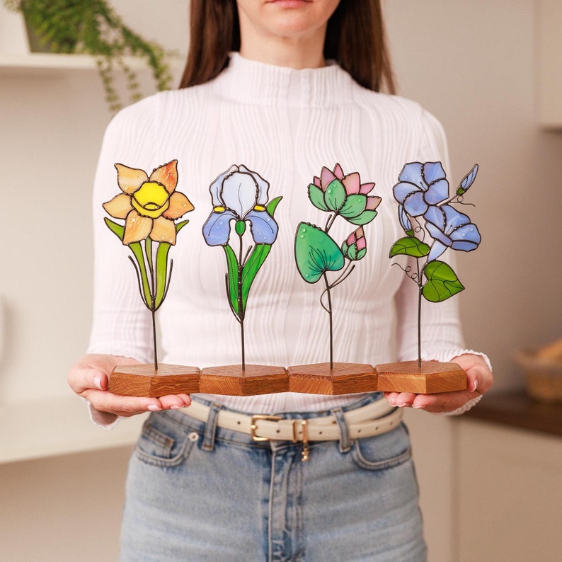 Stained Glass Flower, Personalized Mother Day Gift, Birth Flower Gift Set for Mother in Law, Floral Garden Decor, Birth Flower Plant Stake