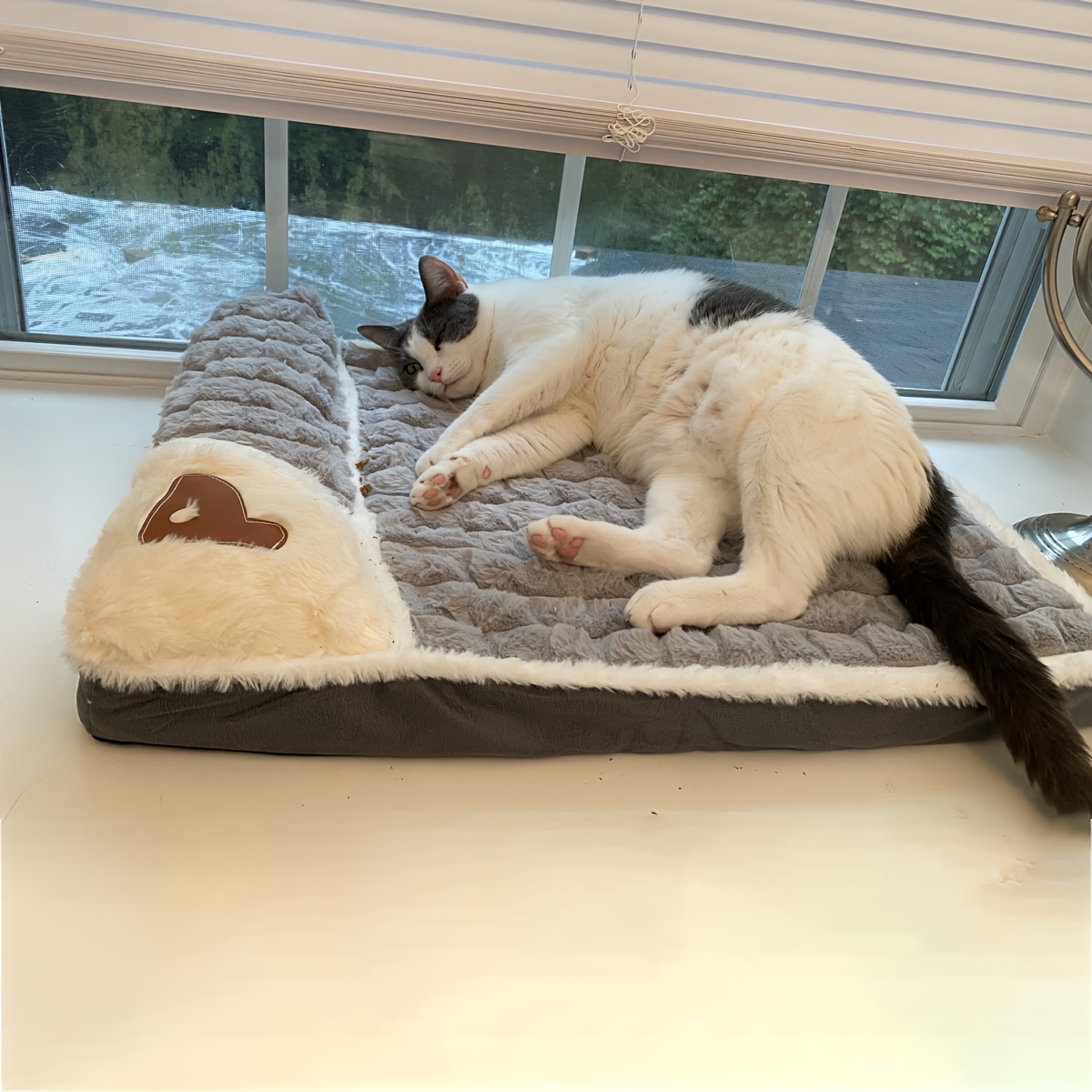 Comfortable And Thickened Cat Bed, Cat Sleeping Mat, Cat Stepping Milk Mat, Detachable And Washable Cat Bed Pet Supplies