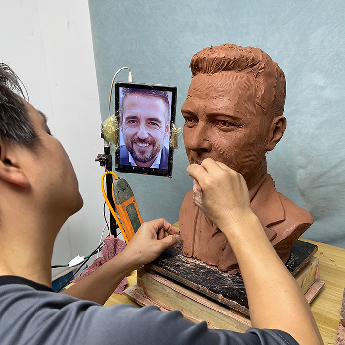 {"default":"Precision Hand Sculpting"}
