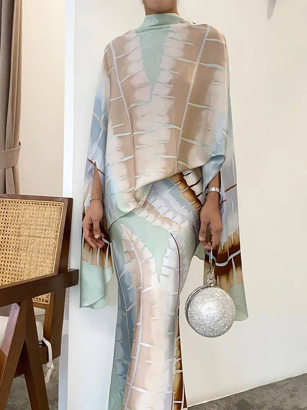Elegant botanical print turtleneck suit-Mesadic
