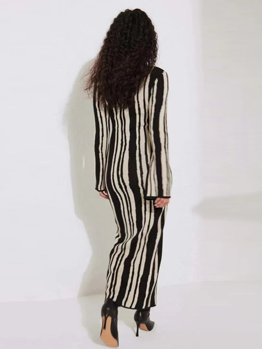 Contrast Bell Sleeve  Maxi Dress-CALLISTARI