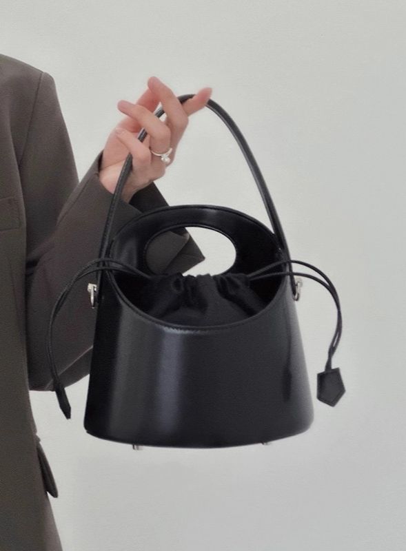 The Davina-CALLISTARI