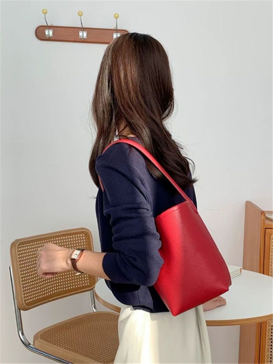 The Ezlyn-CALLISTARI