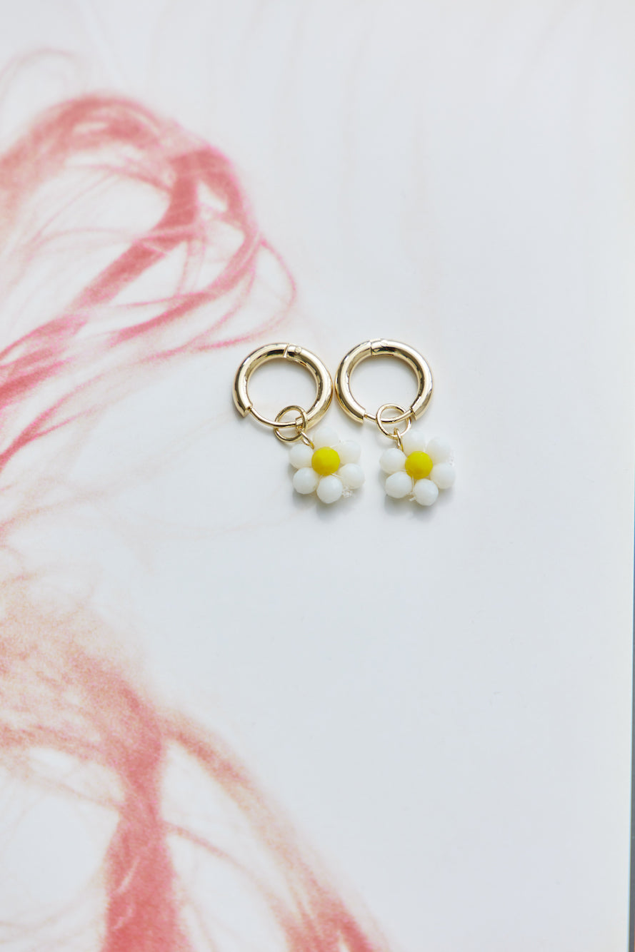 14K Gold Plated Cute As A Daisy Earrings White-CALLISTARI