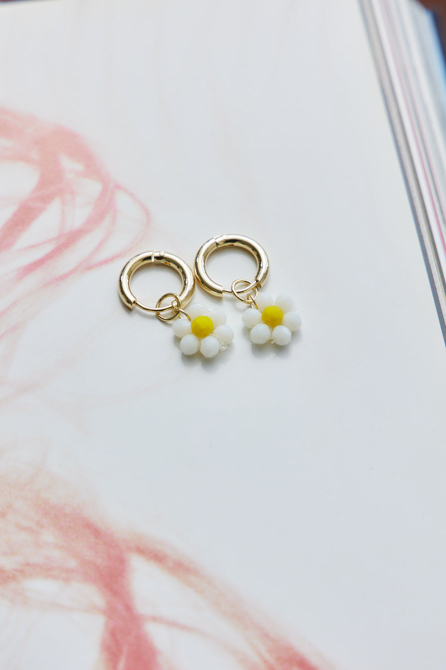 14K Gold Plated Cute As A Daisy Earrings White-CALLISTARI
