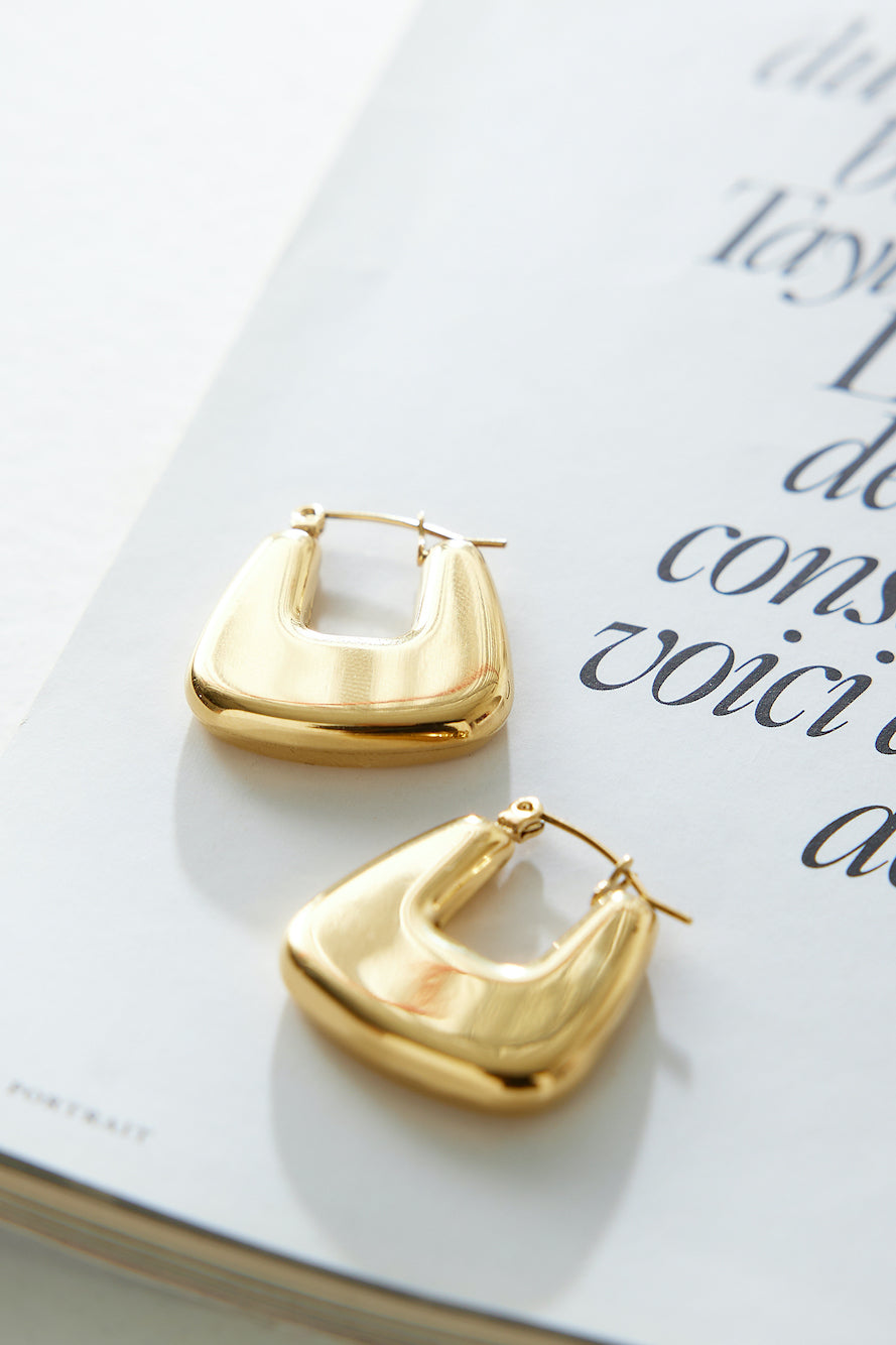 18k Gold Plated Standing Out Earrings Gold-CALLISTARI