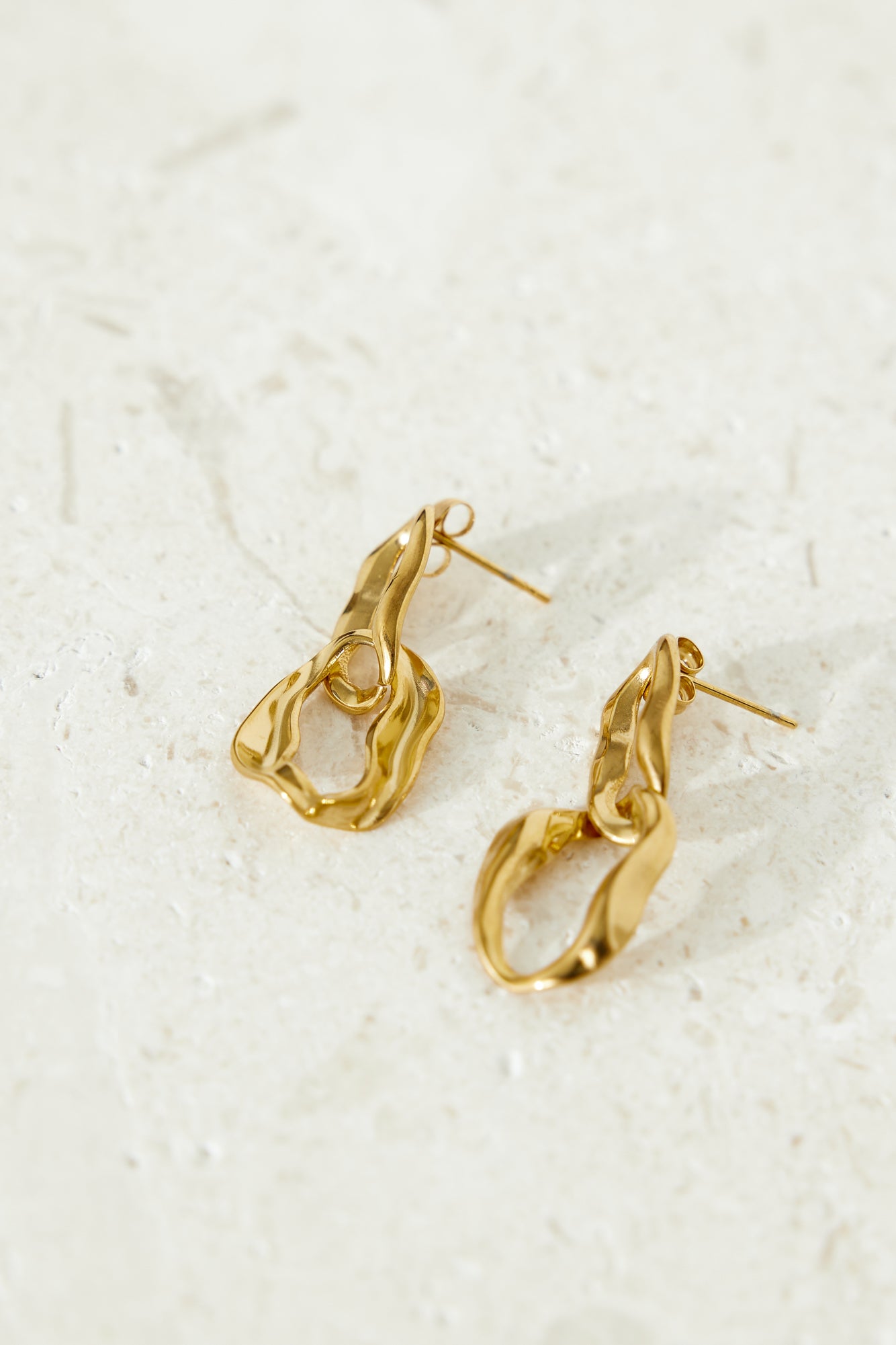 18k Gold Plated Everyone Wants Earrings Gold-CALLISTARI