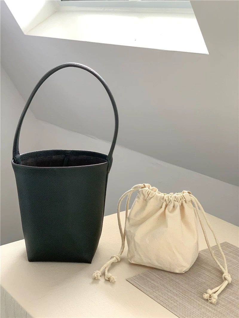 The Ezlyn-CALLISTARI