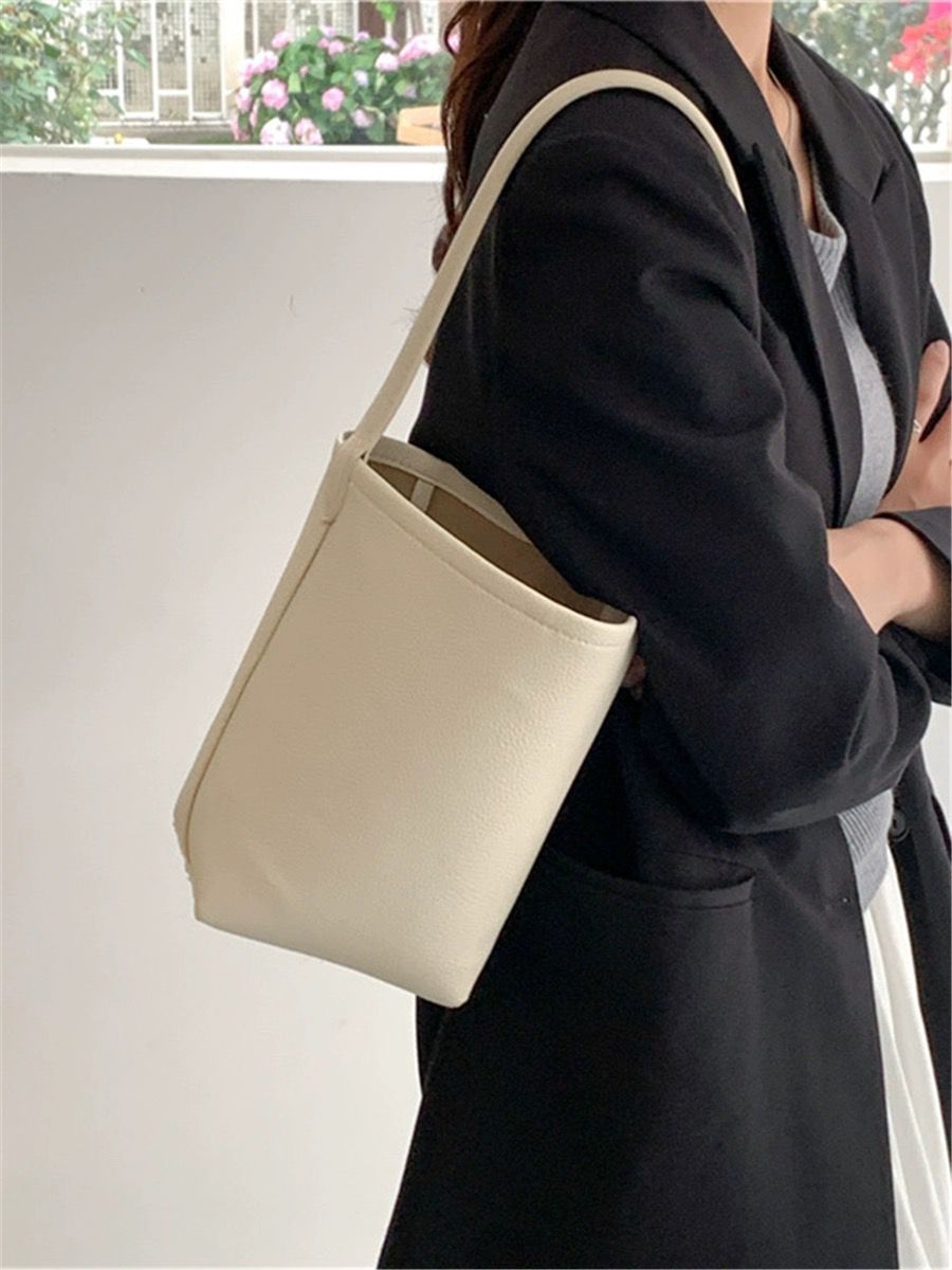 The Ezlyn-CALLISTARI