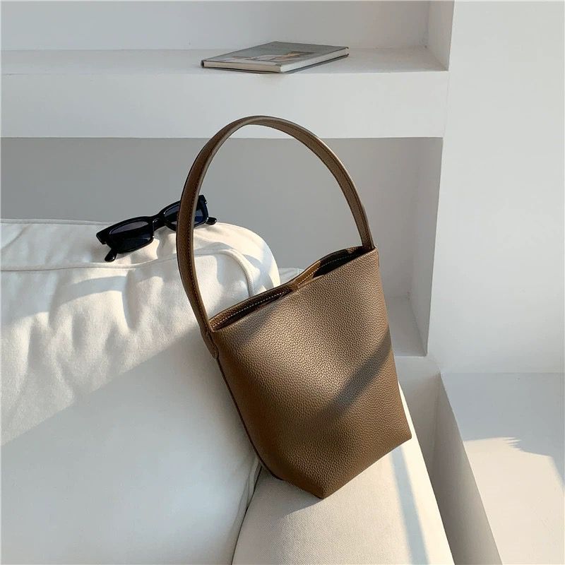 The Ezlyn-CALLISTARI