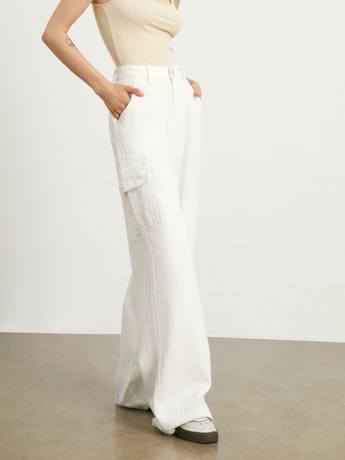 Minimalist White Denim Wide Leg Jeans-CALLISTARI