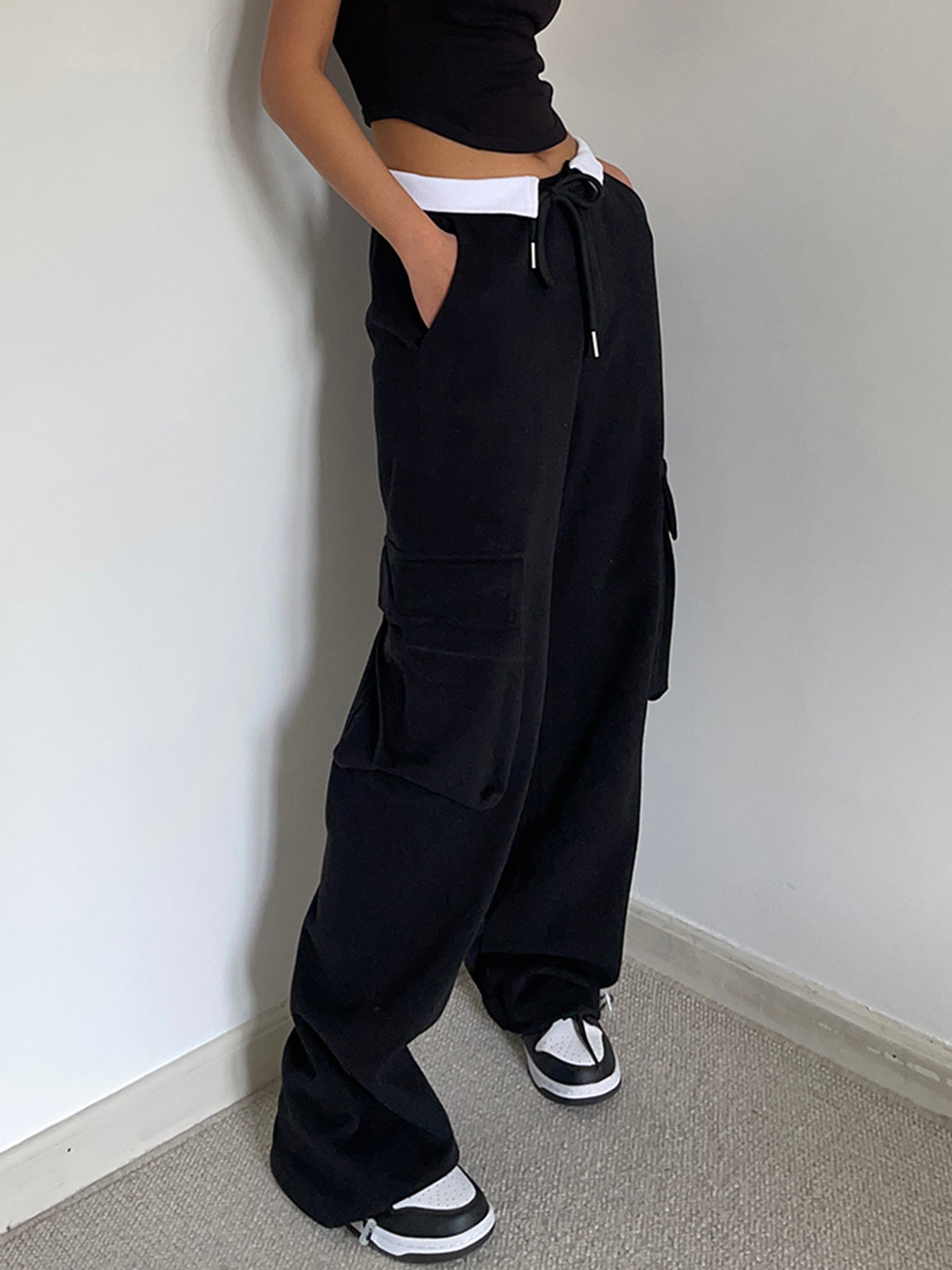 Contrast Waistband Cargo Sweatpants-CALLISTARI