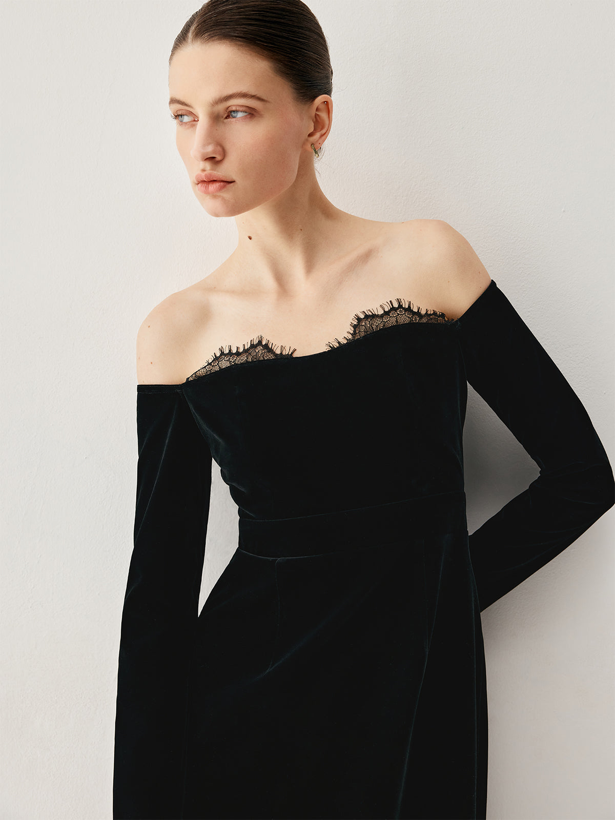 Velvet Off-shoulder Patchwork Slit Midi Dress-Mesadic