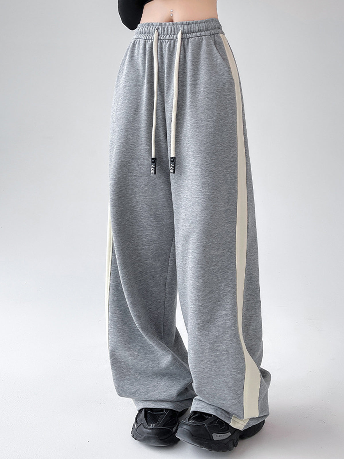 Drawstring Contrast Trim Wide Leg Sweatpants-CALLISTARI