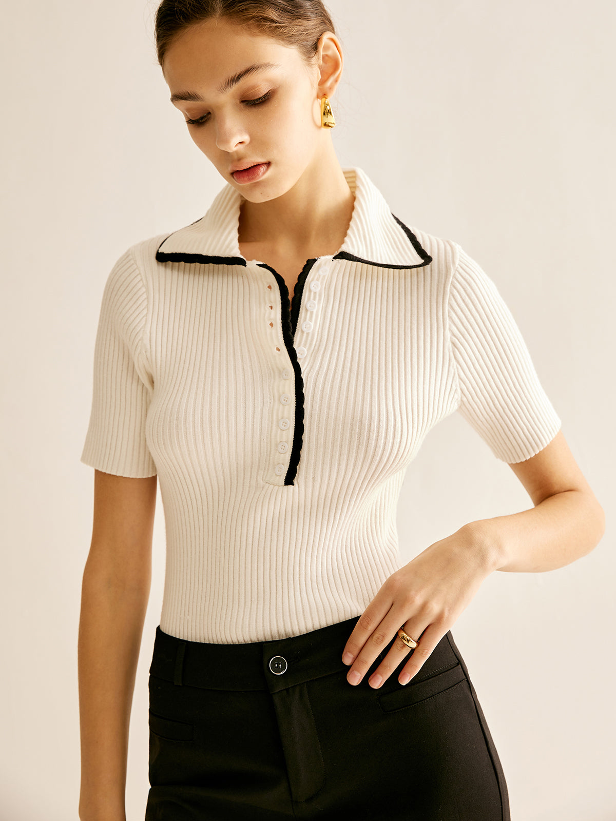 Contrast Trim Short Sleeve Polo Knit Top-CALLISTARI