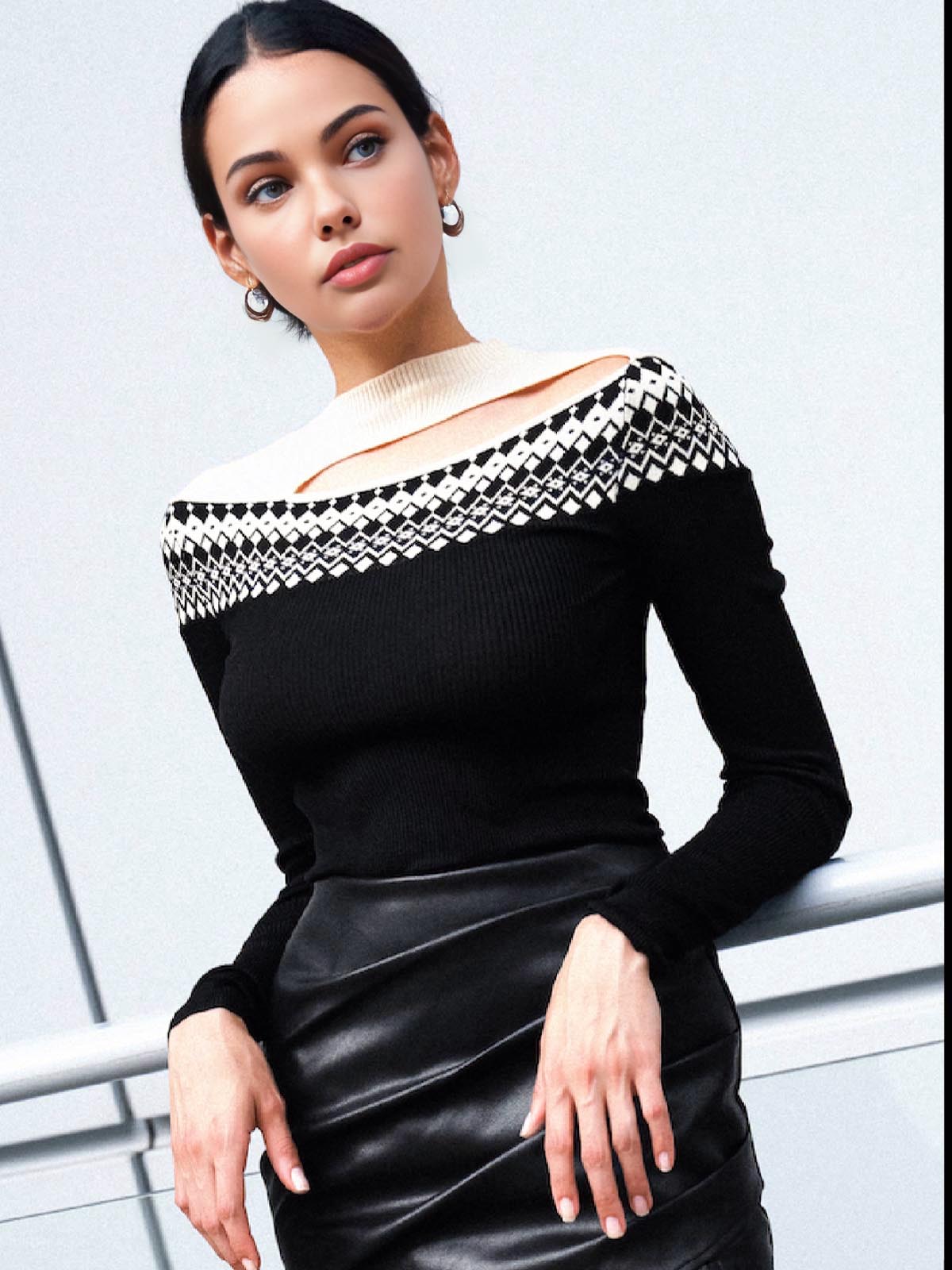 Two Tone Cutout Slim Sweater-CALLISTARI