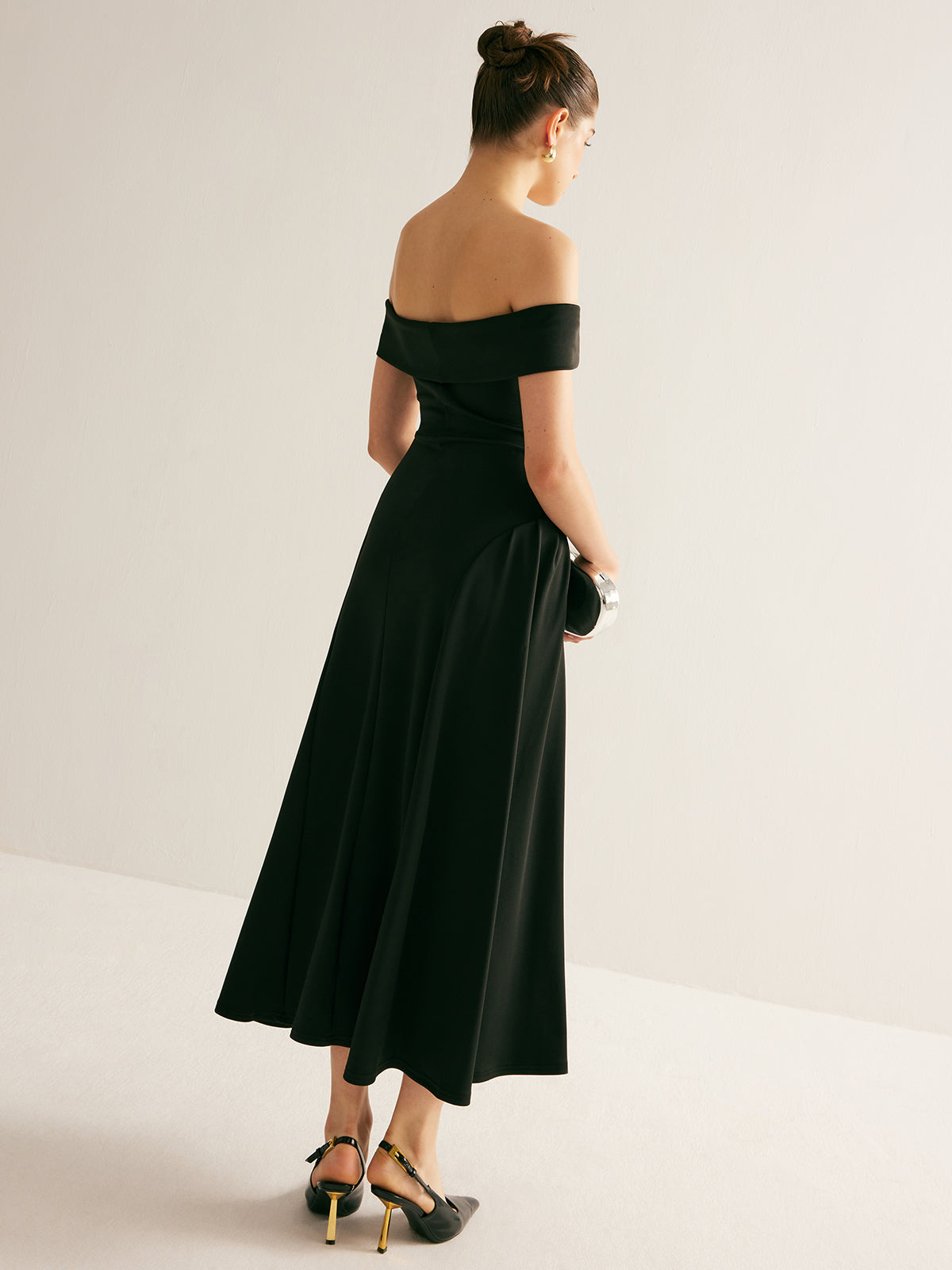 Straight Neck Pleated Dress-Mesadic