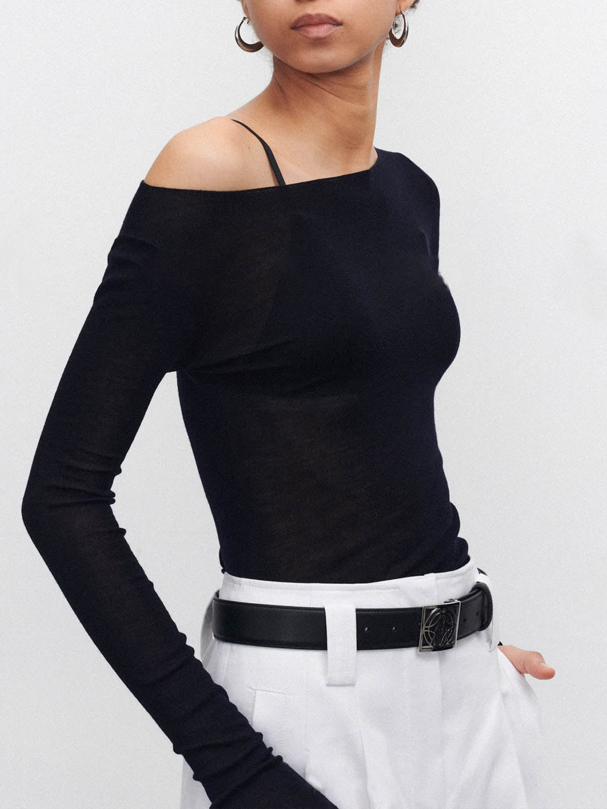 Wool-Blend Skinny Sheer Sweater-Mesadic