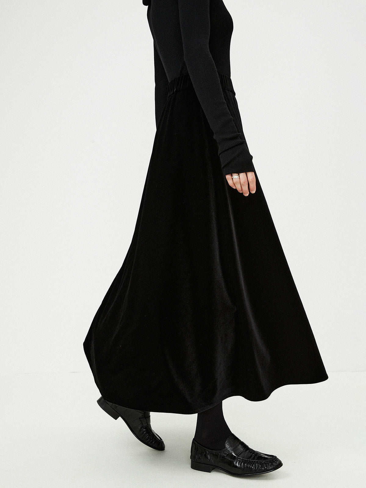 Velvet Flowy Skirt-Mesadic