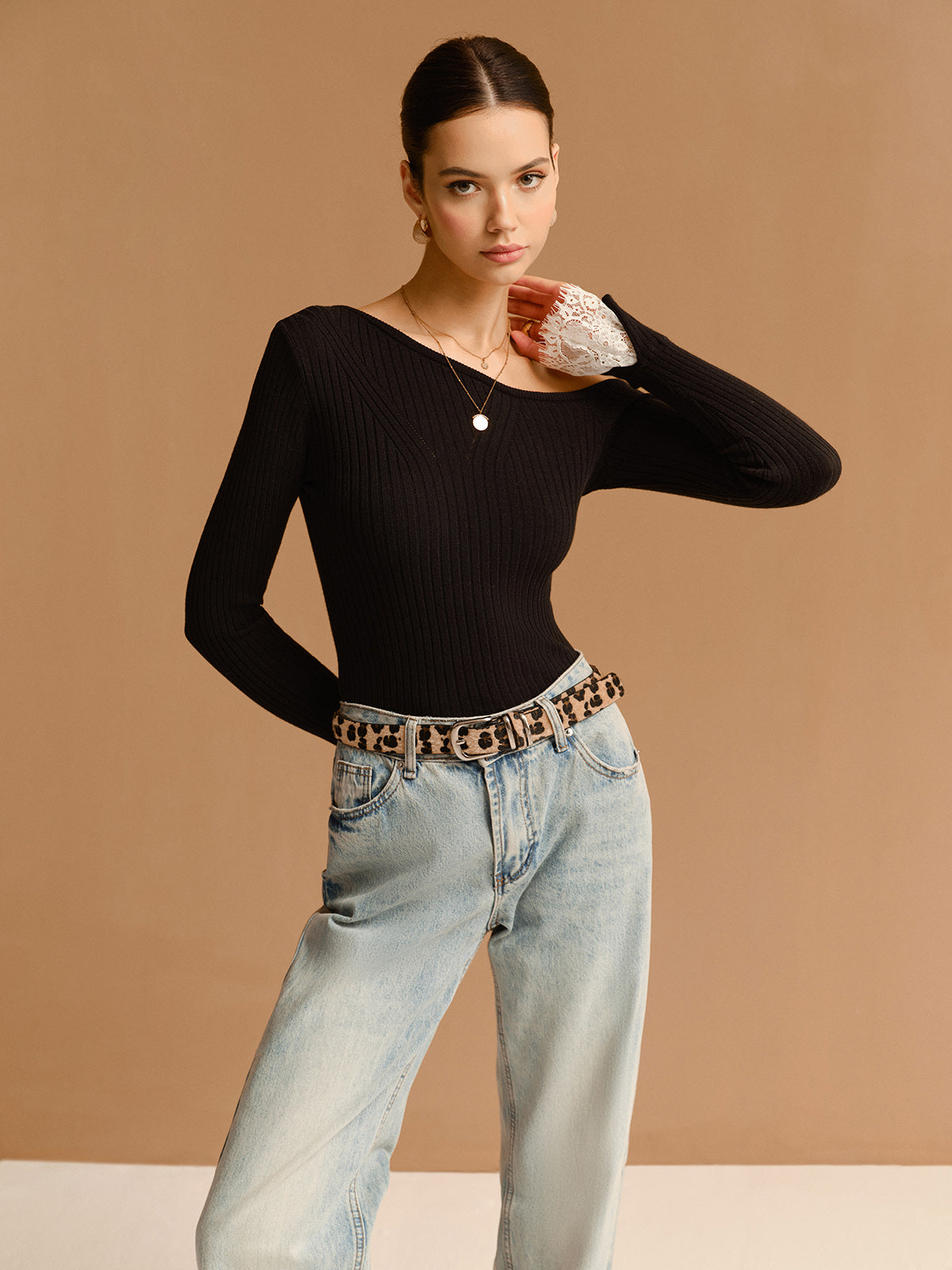 Asymmetrical Lace-Cuff Slim Sweater-Mesadic