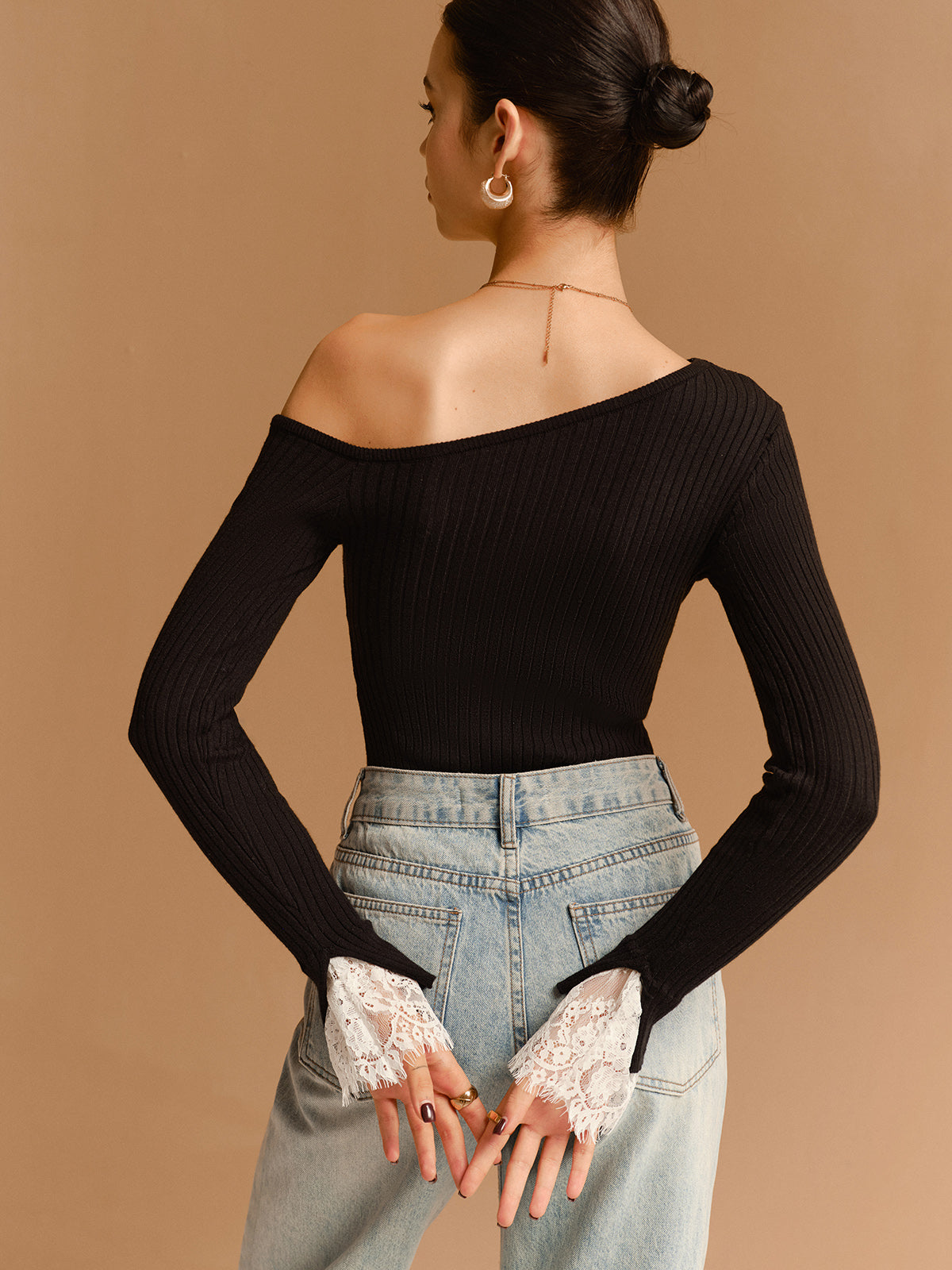 Asymmetrical Lace-Cuff Slim Sweater-Mesadic
