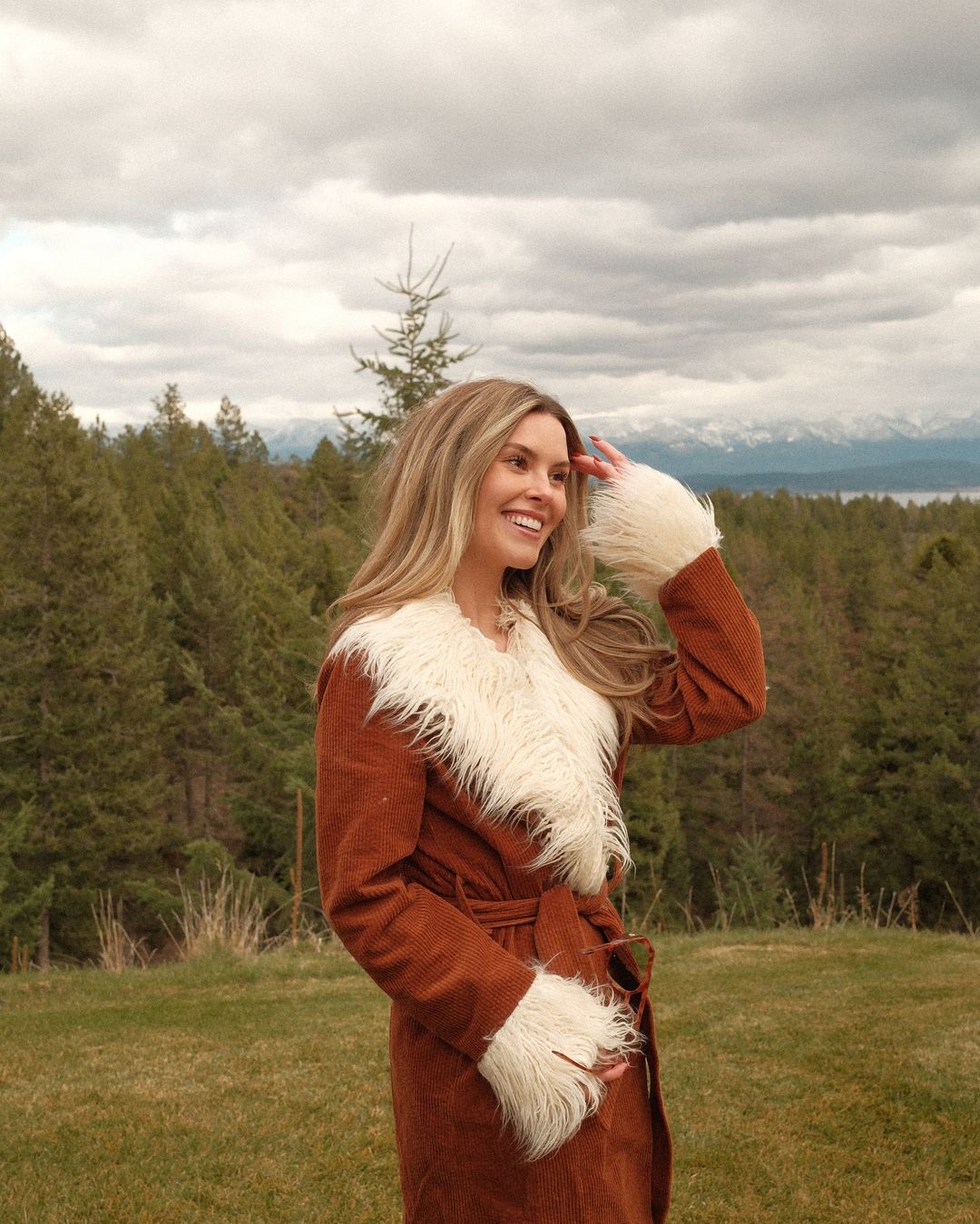 Brown large fur collar winter coat