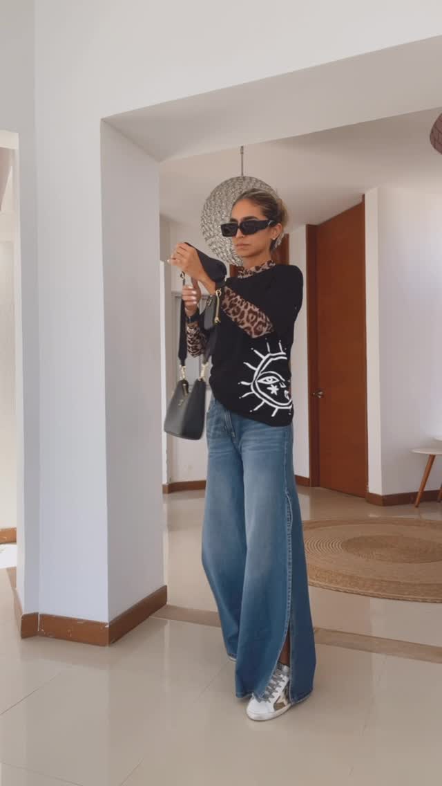 Street side slit jeans