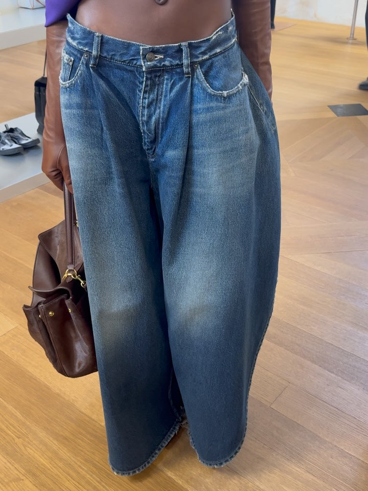 Mid-Wash Pleated Balloon-Leg Denim Jeans