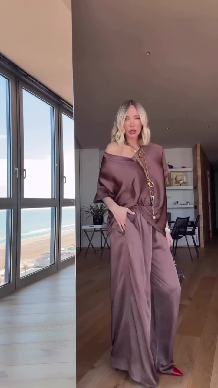 Pajama style satin V-neck trousers set